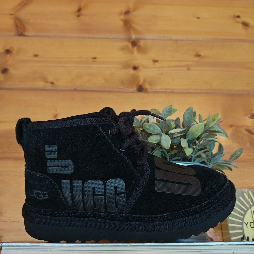 UGG Boots NEUMEL II Scatter 1134960K Youth Unisex 2 Black Graphic Chukka Leather
